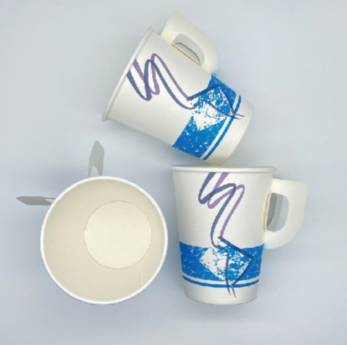 Paper cup with handle
